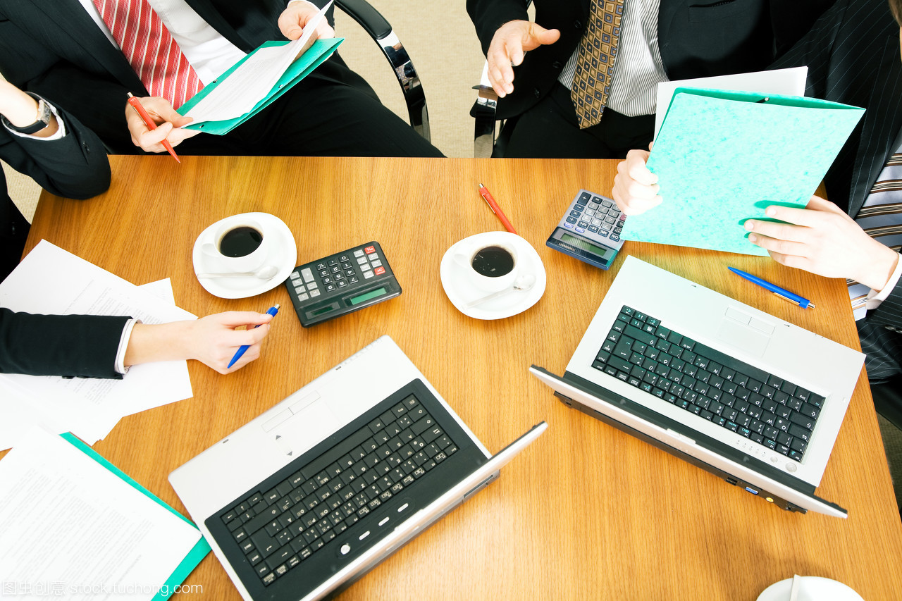 商務服務中的團隊協(xié)作與個人專業(yè)精神